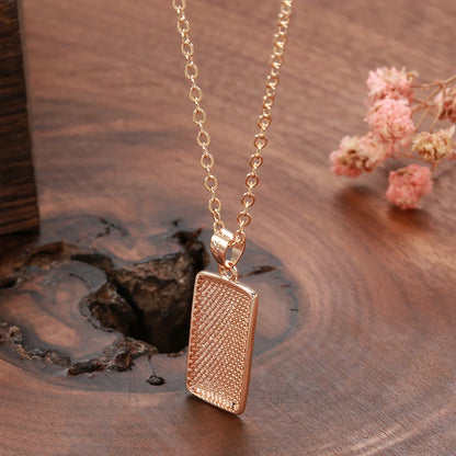 Colar Clássico Retangular com Acabamento em Ouro Rosé 14K Estilo Minimalista Texturizado