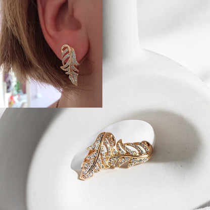 Conjunto de Joias com Brincos e Anel em Design de Folha Estilizada Cravejado de Zircônias, Acabamento em Ouro Rosé 14K