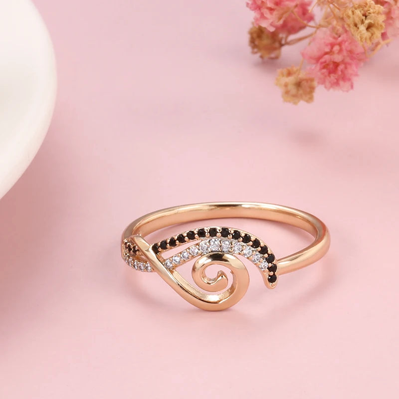 Conjunto de Brincos e Anel com Curvas Sofisticadas e Espiral Cravejado de Zircônias, Acabamento em Ouro Rosé 14K