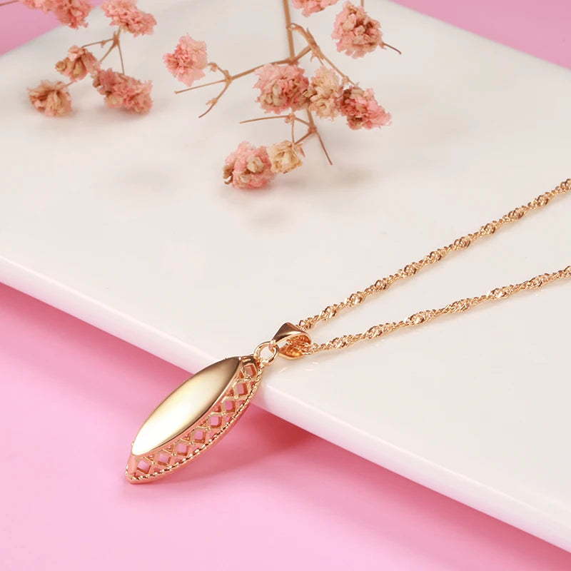 Colar Clássico com Acabamento em Ouro Rosé 14K com Detalhes em Losango