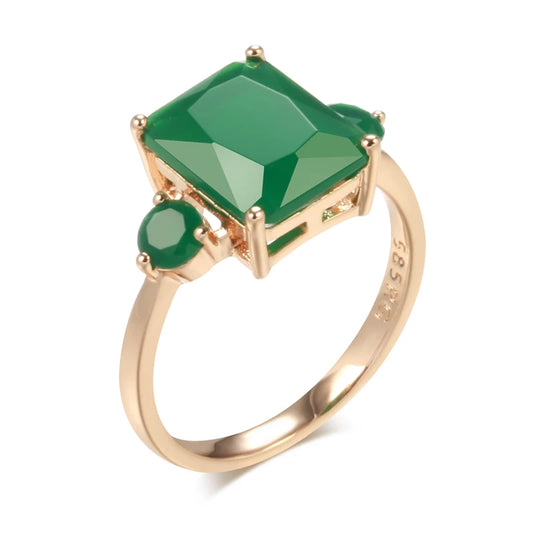 Anel Minimalista com Zircônia Verde Quadrada Central e Laterais Redondas, Acabamento em Ouro Rosé 14K