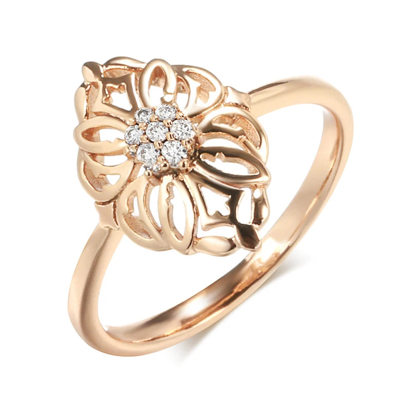 Anel Elegante de Flor Vazada com Zircônia Central e Acabamento em Ouro Rosé 14K