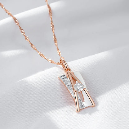 Colar Elegante Design Duplo com Acabamento em Ouro Rosé 14K Cravejado de Zircônias