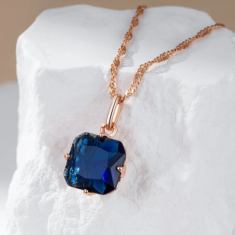 Colar Clássico Quadrado com Acabamento em Ouro Rosé 14K com Zircônia Azul