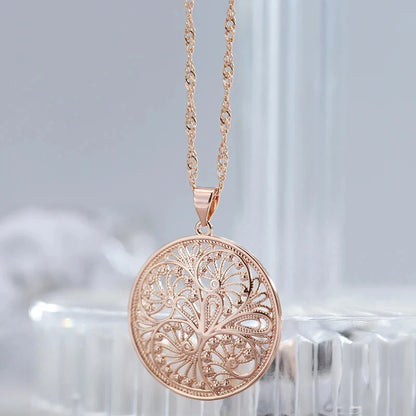 Colar Redondo com Design Oco de Flor Circular e Acabamento em Ouro Rosé 14K