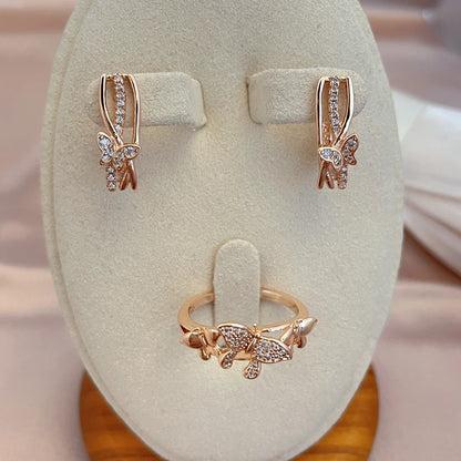 Conjunto de Brincos e Anel com Borboletas Cravejadas de Zircônias, Acabamento em Ouro Rosé 14K