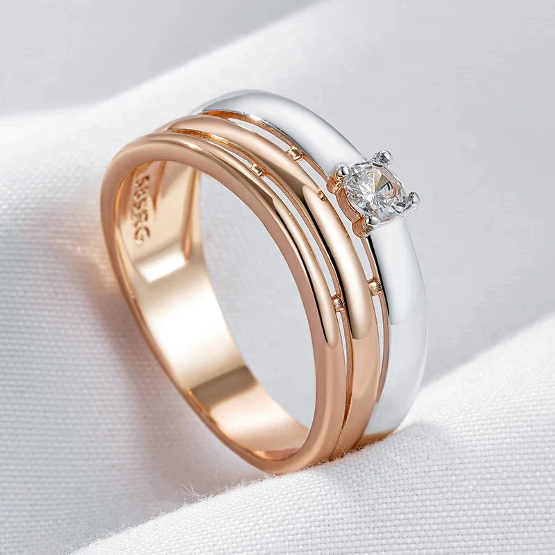 Anel Minimalista Tríptico com Acabamento Prata e Zircônia Central, Acabamento em Ouro Rosé 14K