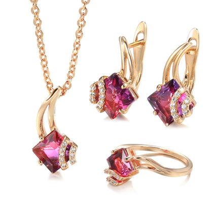 Conjunto Completo de Brincos, Anel e Colar com Pedra de Zircônia Vermelha Rosada em Formato Losango, Cravejado com Zircônias Brancas, Acabamento em Ouro Rosé 14K