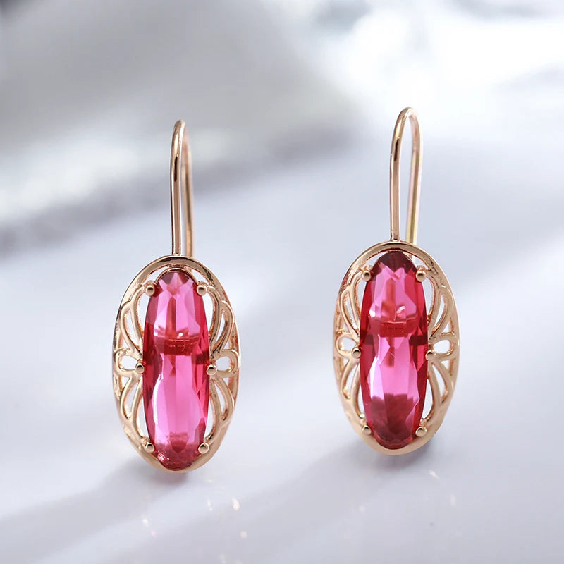 Conjunto de Brincos e Anel Étnico Vazado com Zircônia Cushion Rosa e Acabamento em Ouro Rosé 14K