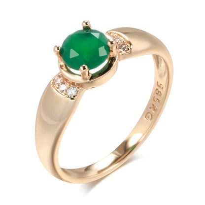 Anel Minimalista com Zircônia Central Verde e Zircônias Cravejadas nas Laterais, Acabamento em Ouro Rosé 14K