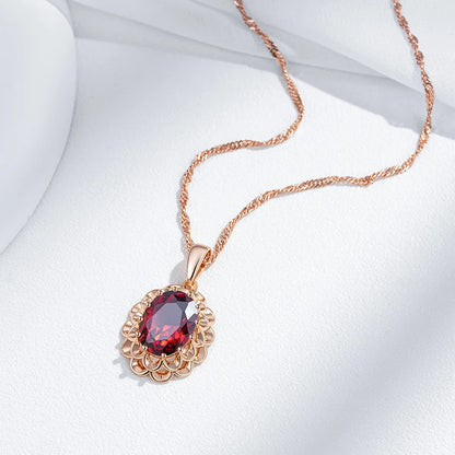 Colar Luxuoso de Flor com Acabamento em Ouro Rosé 14K com Zircônia Vermelha Central