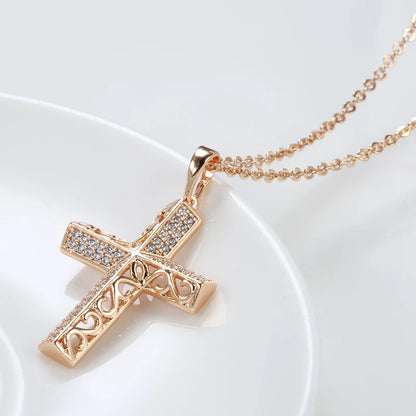 Colar de Crucifixo com Design Triangular Elevado e Acabamento em Ouro Rosé 14K